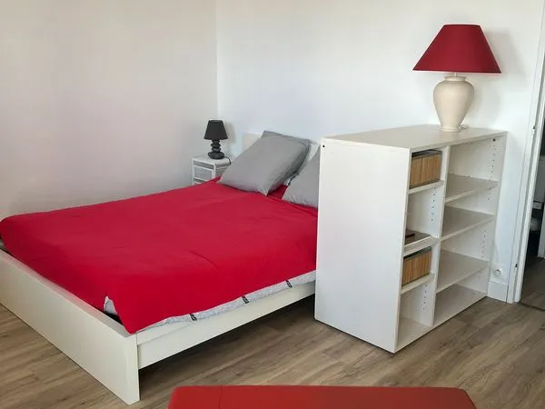 T1 Bis 38 m2 + balcon 7 m2 Tram au pied de la résidence