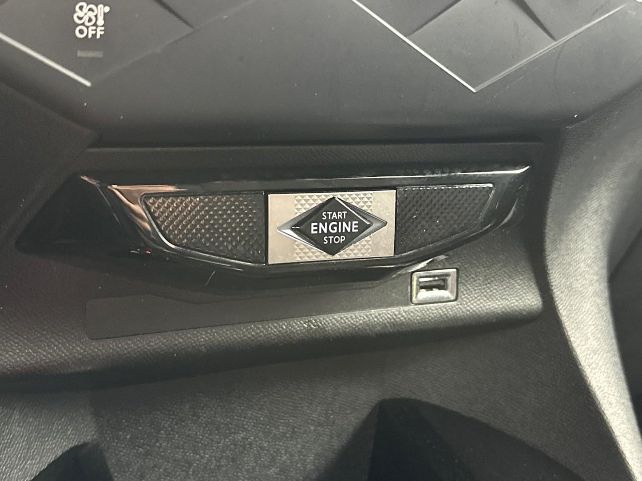 Ds Ds 3 crossback puretech 130 eat8 performance line+ — photo 30
