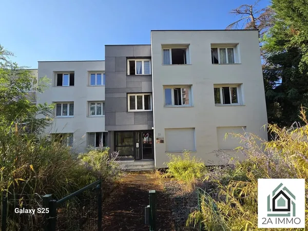 APPARTEMENT T4 BALCON GARAGE ET STATIONNEMENT EXTéRIEUR