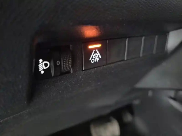 Peugeot 2008 puretech 130 s&amp;s eat8 — photo 29