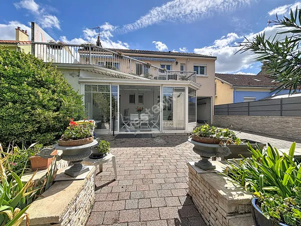 Maison familiale 7 pièces à vendre à Rezé - 397 860 €