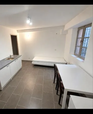 Studio meublé 20 m² - Nîmes Écusson