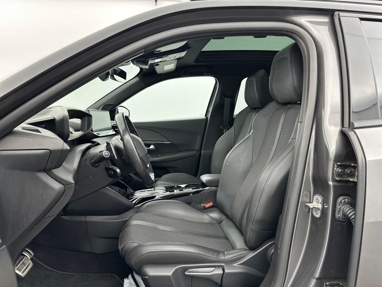 Peugeot 2008 puretech 130 s&s eat8 gt — photo 9