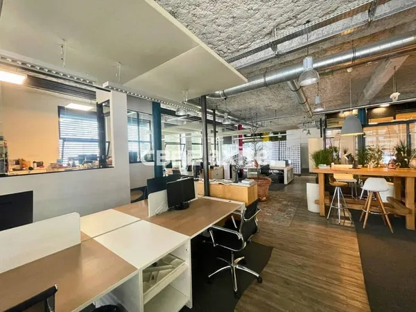 Bureaux 390 m²