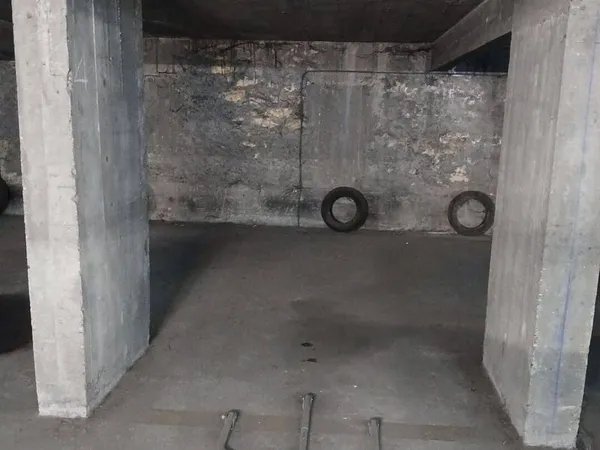 Parking 13 m²