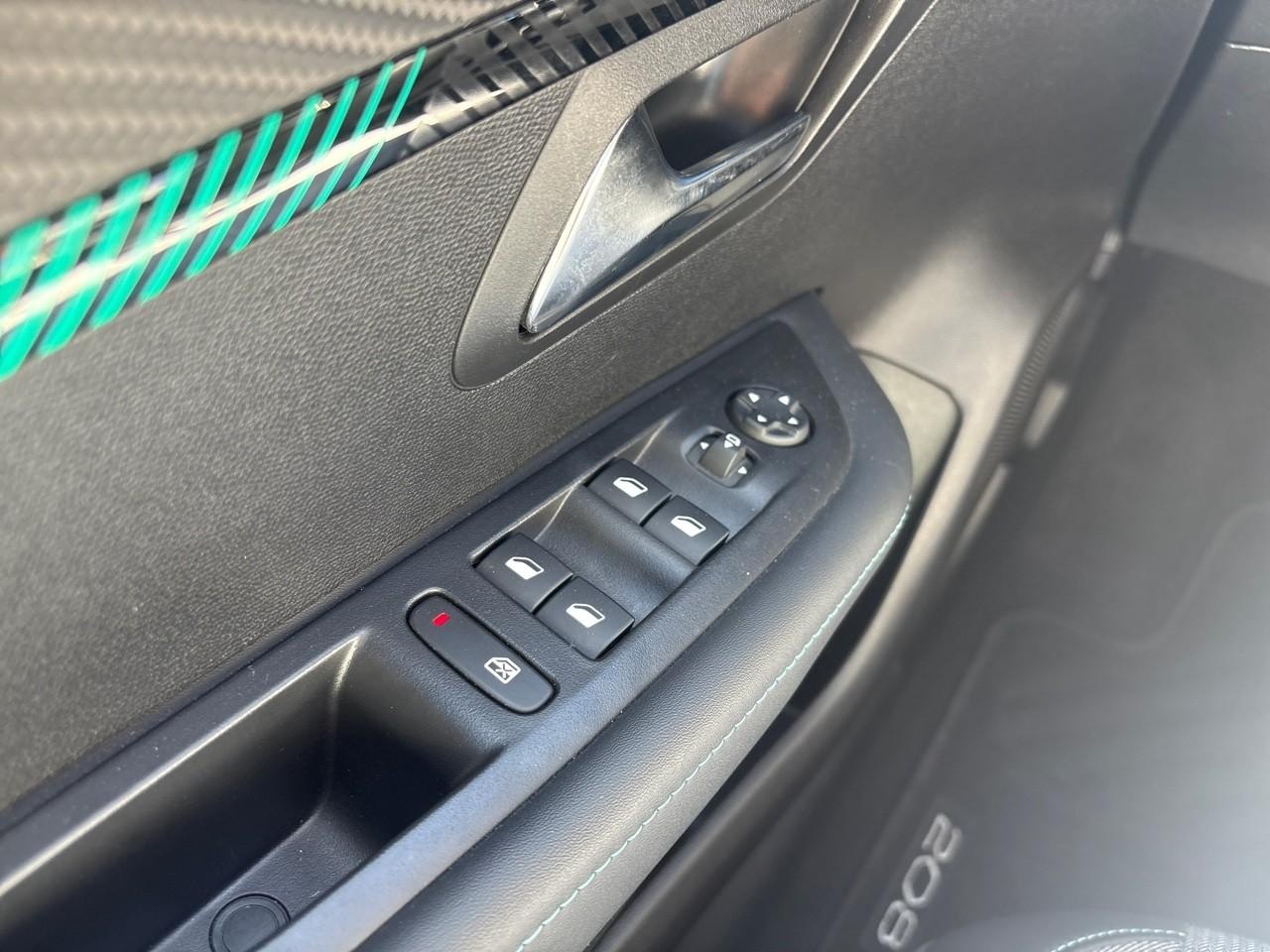Peugeot 208 1.2 puretech 100ch s&s allure pack eat8 — photo 17