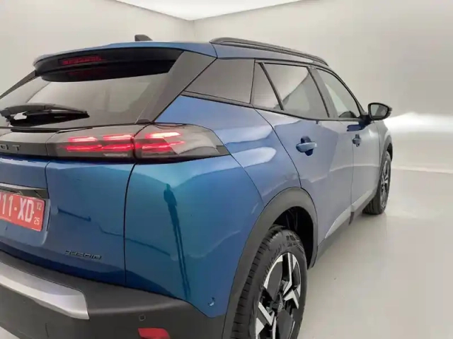 Peugeot 2008 hybrid 145 e-dcs6 — photo 63