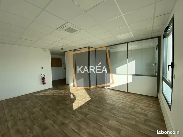 BUREAUX 63 m² SERRIS