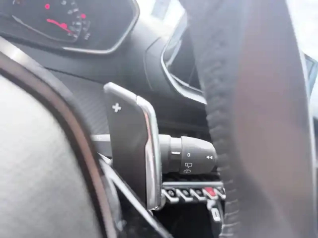 Peugeot 2008 puretech 130 s&amp;s eat8 — photo 21