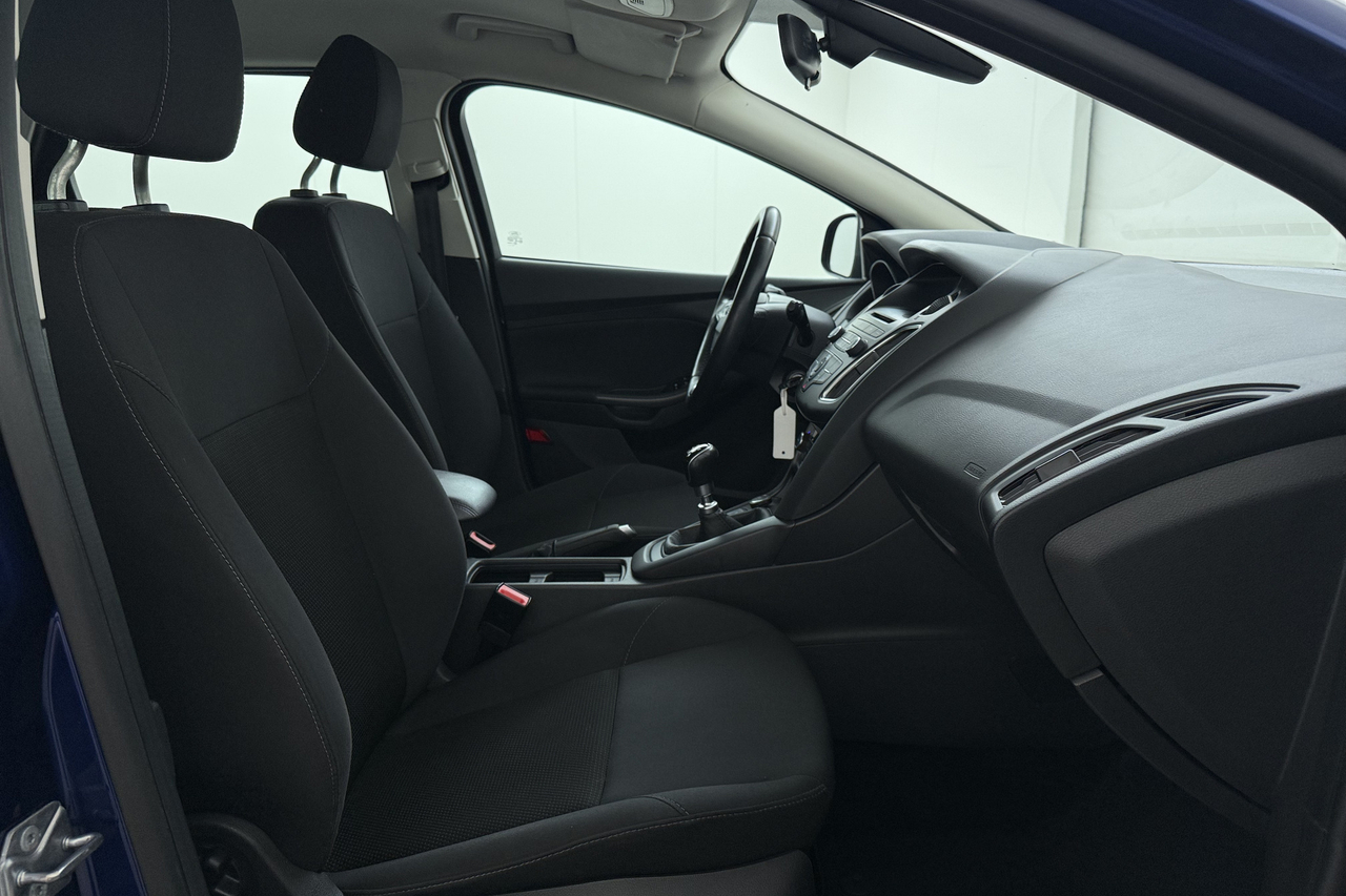 Ford Focus SW — photo 7