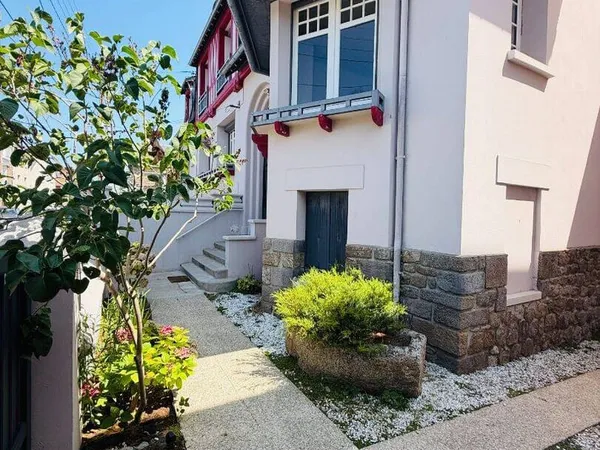 Maison 10 pièces 232 m²