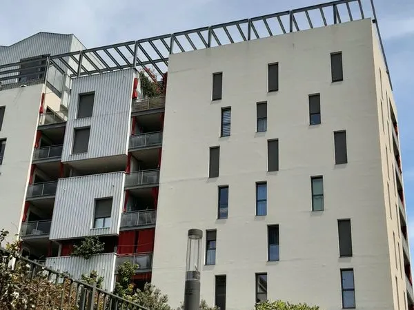Chambre meublée en colocation - 700 CC - Arenc, Marseille