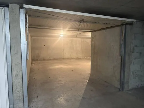 Parking 42 m²