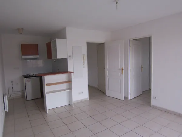 T2 climatisé de 36.55 m² avec terrasse et 2 places de parking