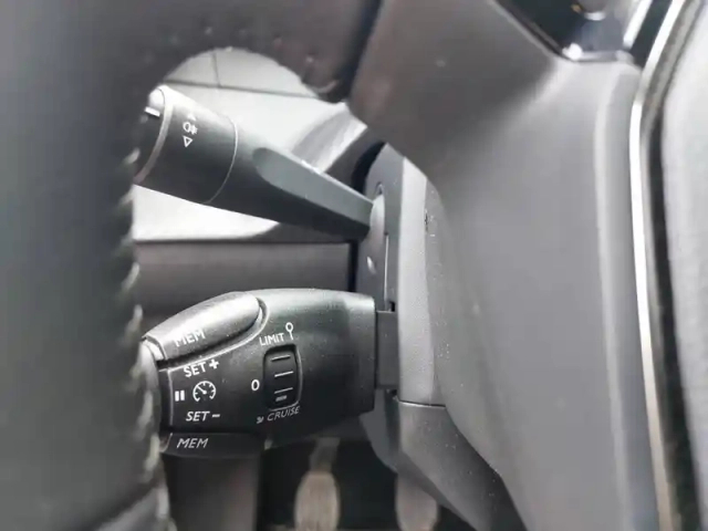 Peugeot 208 puretech 75 s&amp;s bvm5 — photo 19