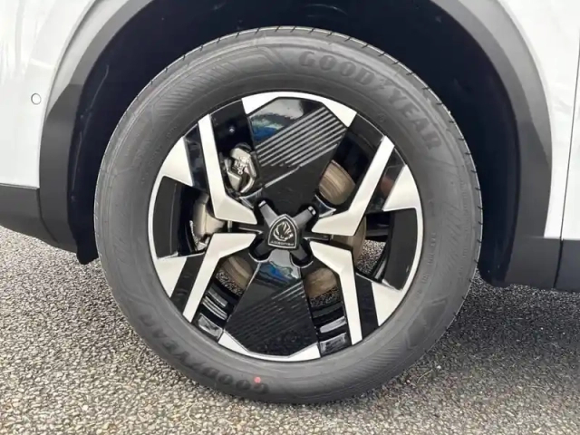Peugeot 2008 electrique 54 kwh 156 ch — photo 57
