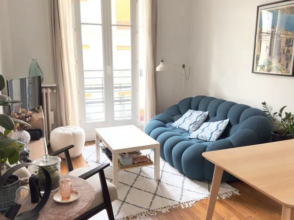 Paris 17e, rue Legendre (Batignolles / Épinettes) - 2 pièces traversant 42 m², balconnet, 4e étage a