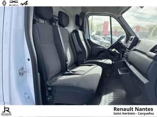 Renault Master fg f3500 l3h3 2.3 blue dci 135ch confort — photo 8