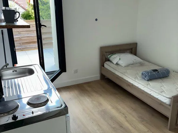 Studio moderne frontalier