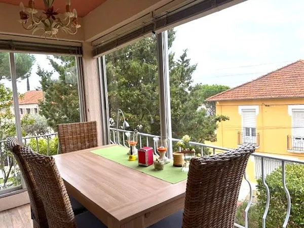 Maison avec jardin et garage dans le quartier des Arènes