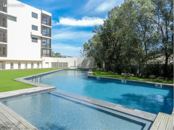PORTO-VECCHIO - 29 m² + TERRASSE 10 m² - PISCINE - PARKING