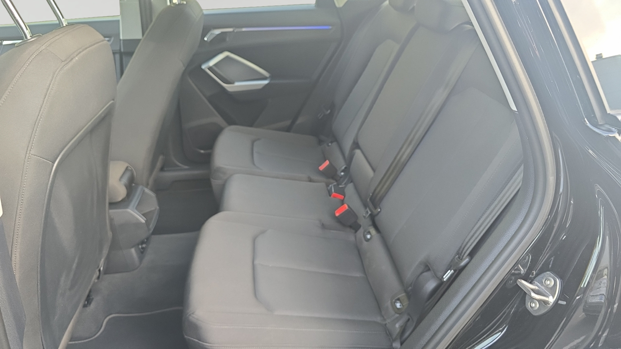 Audi Q3 35 TDI 150 ch S tronic 7 — photo 12
