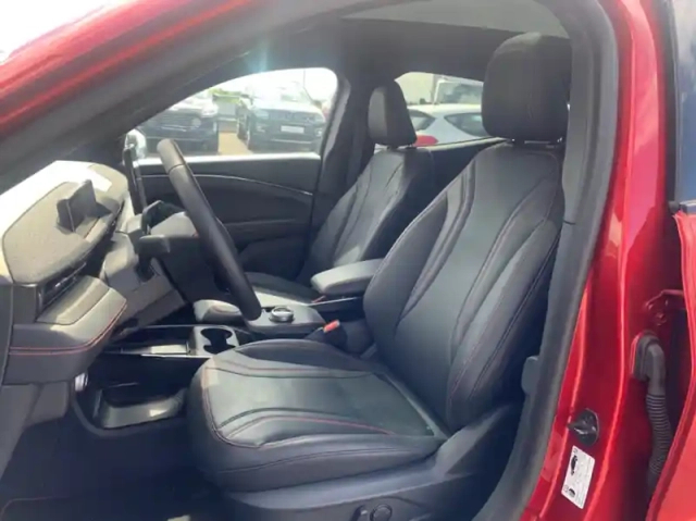 Ford Mustang 269ch standard range 76kwh awd — photo 10