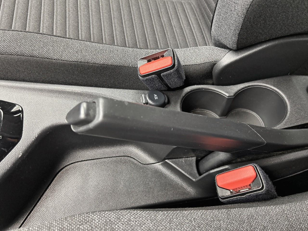 Peugeot 2008 puretech 130 s&s eat8 style — photo 18