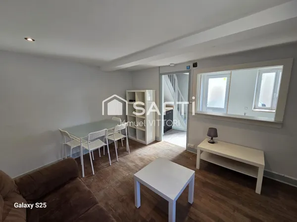 Maison de ville en pierre rénovée, vendue meublée