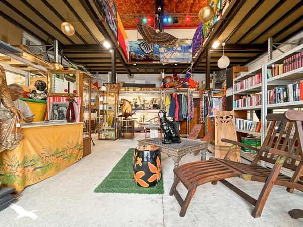Achat Murs Commerciaux 255 m² Marseille 11 (Saint-Menet)