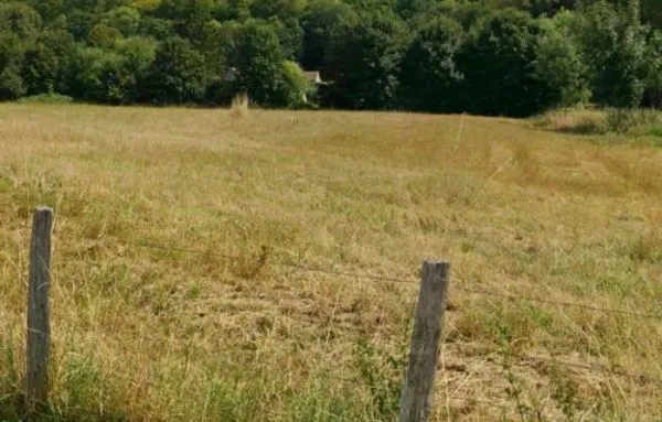 Terrain 600 m²