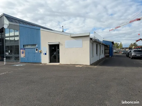 Andrézieux, locaux professionnel loué, accès rapide autoroute