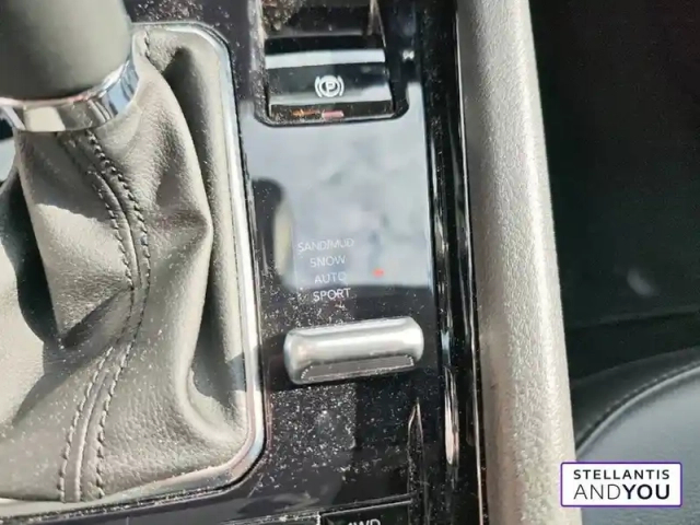 Jeep Compass 1.3 phev t4 240 ch 4xe eawd — photo 23