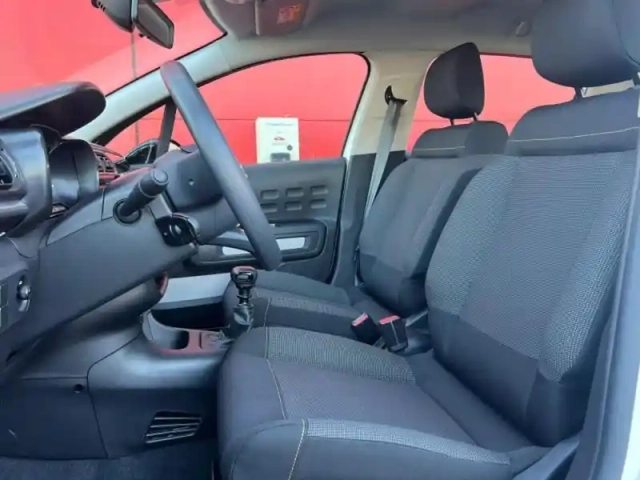 Citroën C3 1.2 essence 110ch s&amp;s plus/eligible loa — photo 9