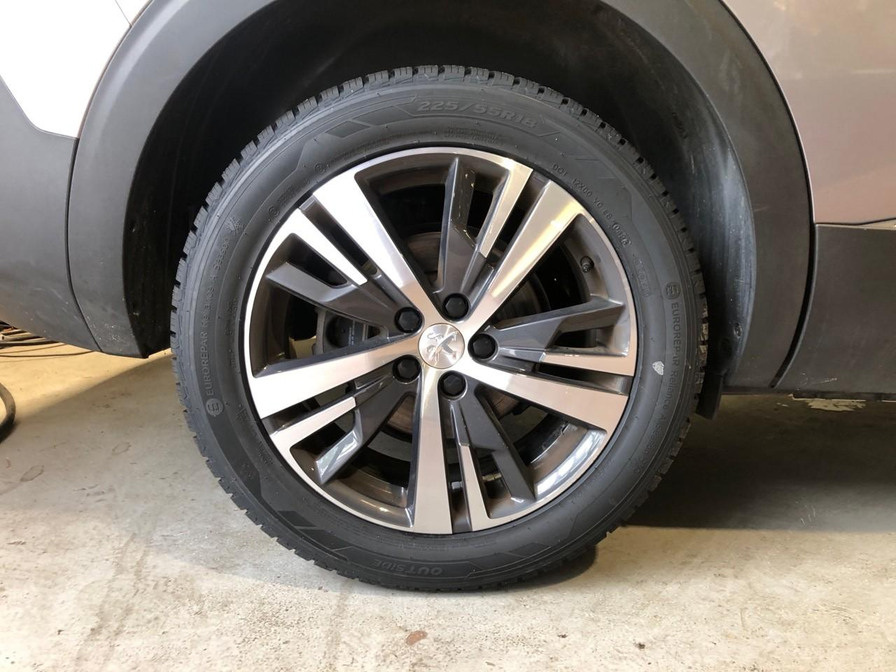 Peugeot 5008 puretech 130ch s&s eat8 allure pack — photo 11