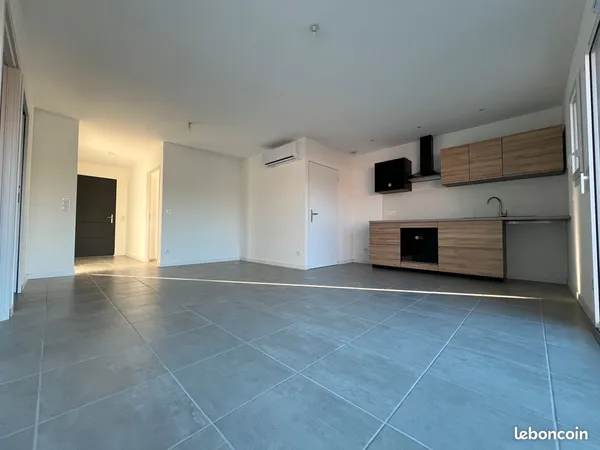 Maison neuve T4 de plain-pied avec jardin - Cavignac (33)
