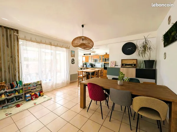 Maison lumineuse de 89 m² avec jardin, garage et 3 chambres