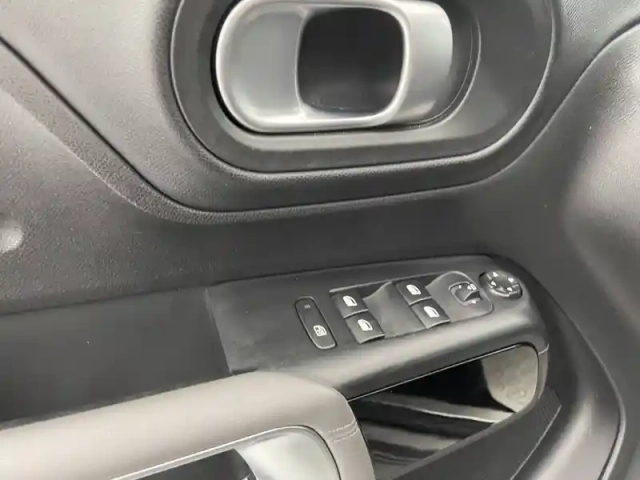 Citroën C5 Aircross hybride rechargeable 225 s&amp;s e-eat8 — photo 32