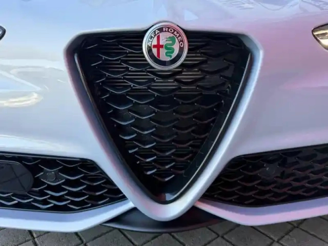 Alfa Romeo Giulia 2.2 diesel 210ch veloce q4 at8 — photo 9