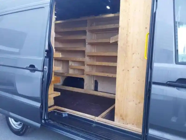 Volkswagen Crafter fg 35 l3h3 2.0 tdi 177ch business line plus traction bva8 — photo 9