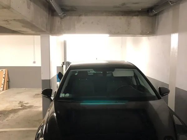 Double parking en enfilade à Bougival avec prise électrique