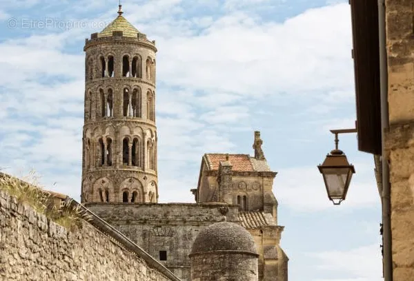 DEPT-30-A VENDRE-UZES Studio de 29m2 proche de toutes commodités résidence la tour du roy