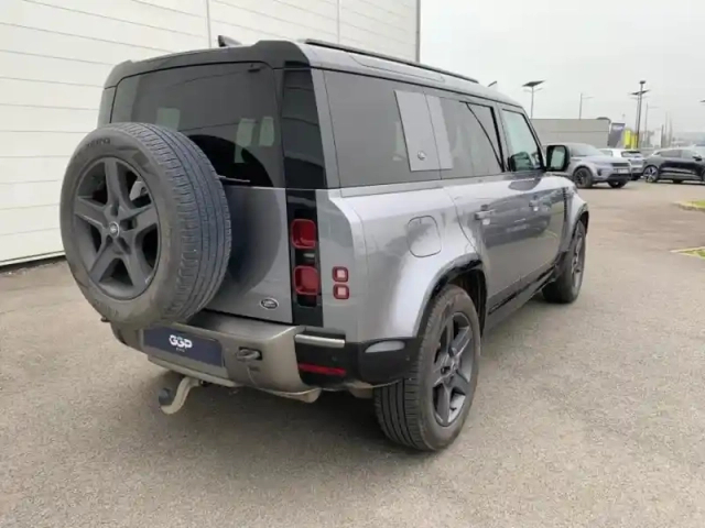 Land Rover Defender 110 2.0 p400e x-dynamic se — photo 4