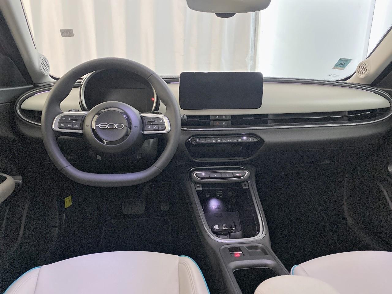 Fiat 600 t-gen 3 1.2 hybrid 110ch edct6 la prima — photo 8