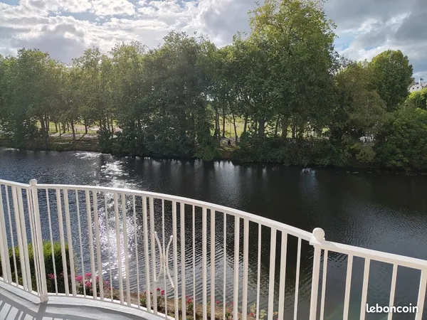 Appartement au bord de l'Orne proche de la Prairie et de l'hippodrome