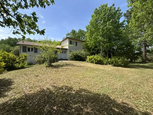Maison familliale 117m2 environ sur une parcelle de terrain