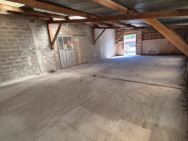 Local / Box stockage / Dépôt / 80m2