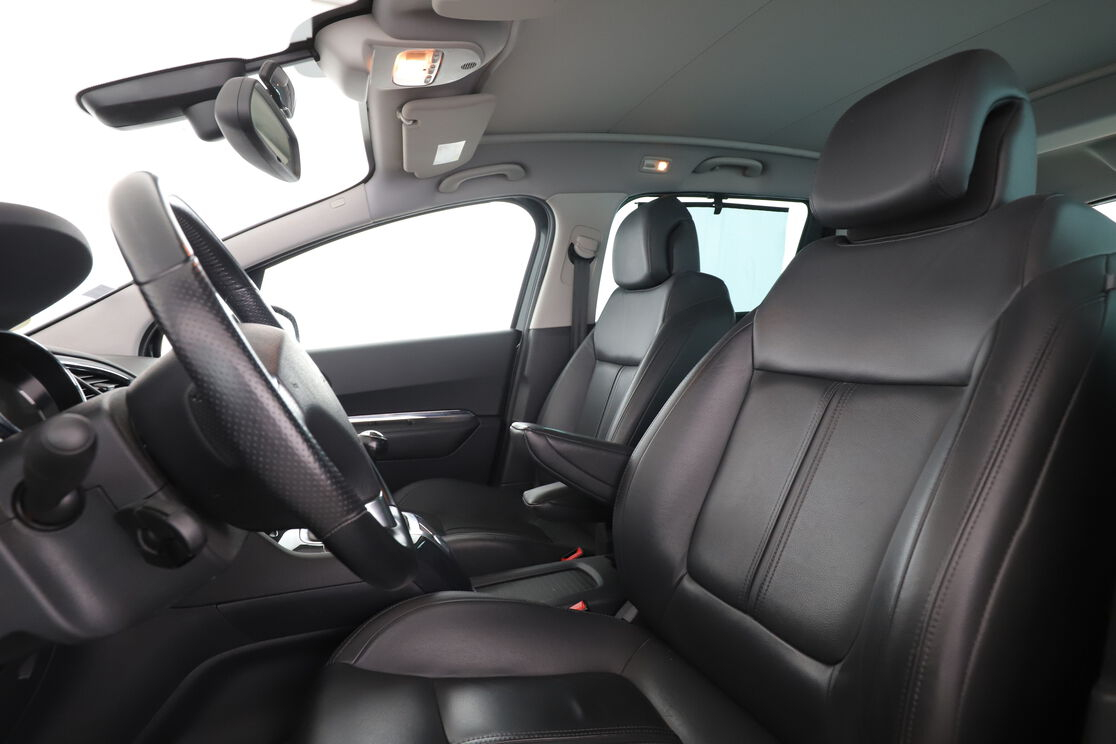 Peugeot 5008 2.0 Blue-HDi Allure — photo 9