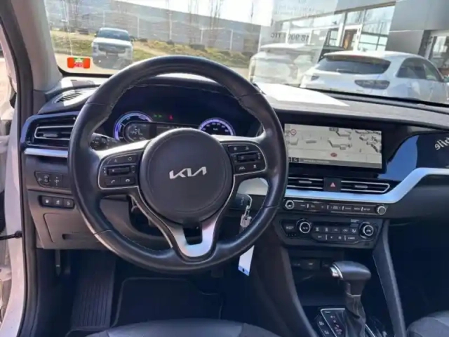 Kia Niro 1.6 gdi 105ch isg + plug-in 60.5ch active dct6 5cv — photo 10