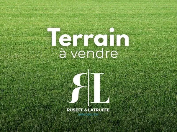 Terrain constructible 1027 m²